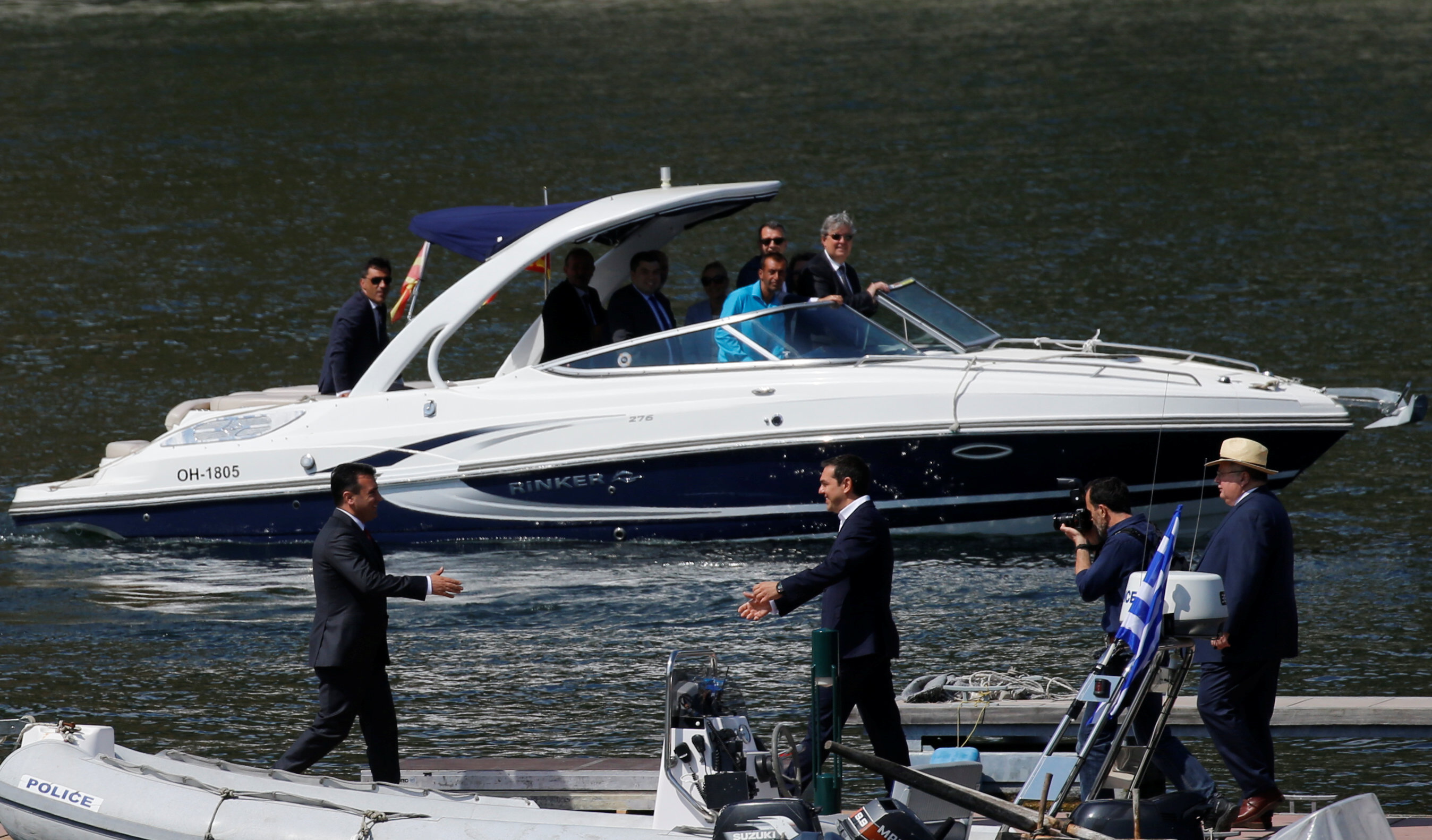 Καρέ – καρέ το «τελετουργικό» στις Πρέσπες-12