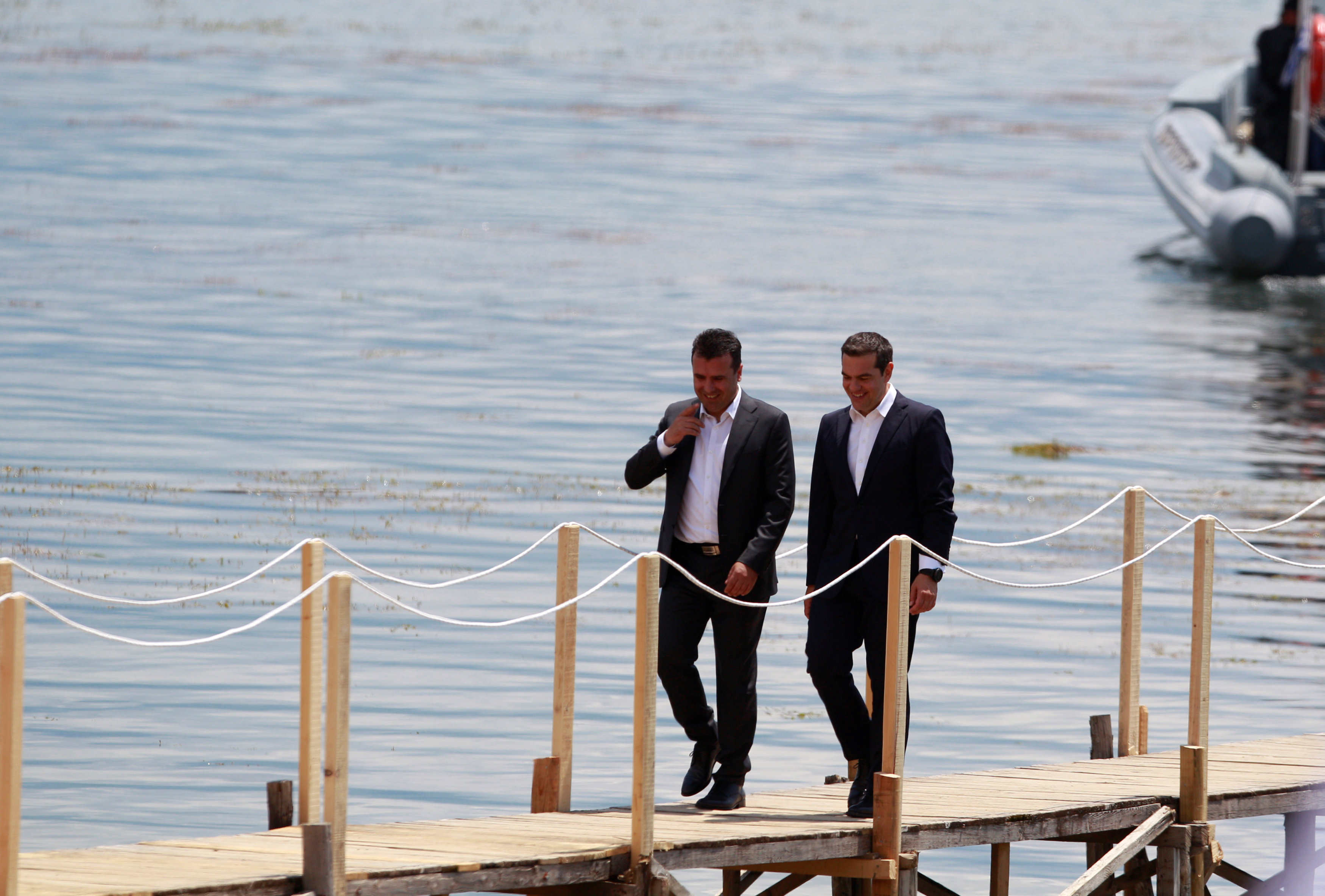 Καρέ – καρέ το «τελετουργικό» στις Πρέσπες-5