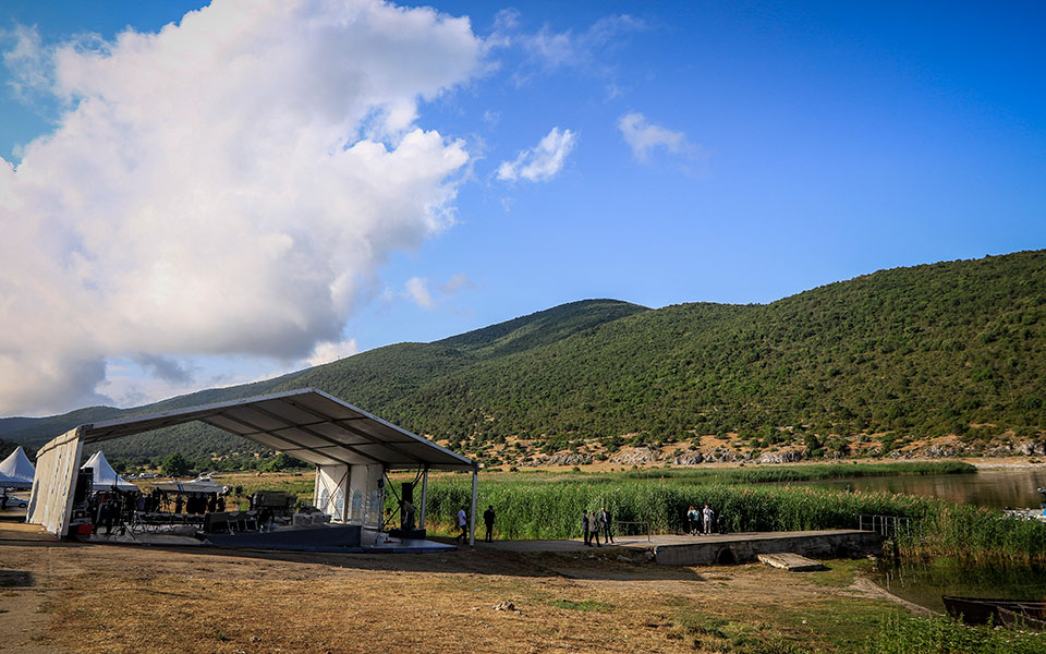Υπό πρωτοφανή αστυνομικό κλοιό οι Πρέσπες για την υπογραφή της συμφωνίας-3