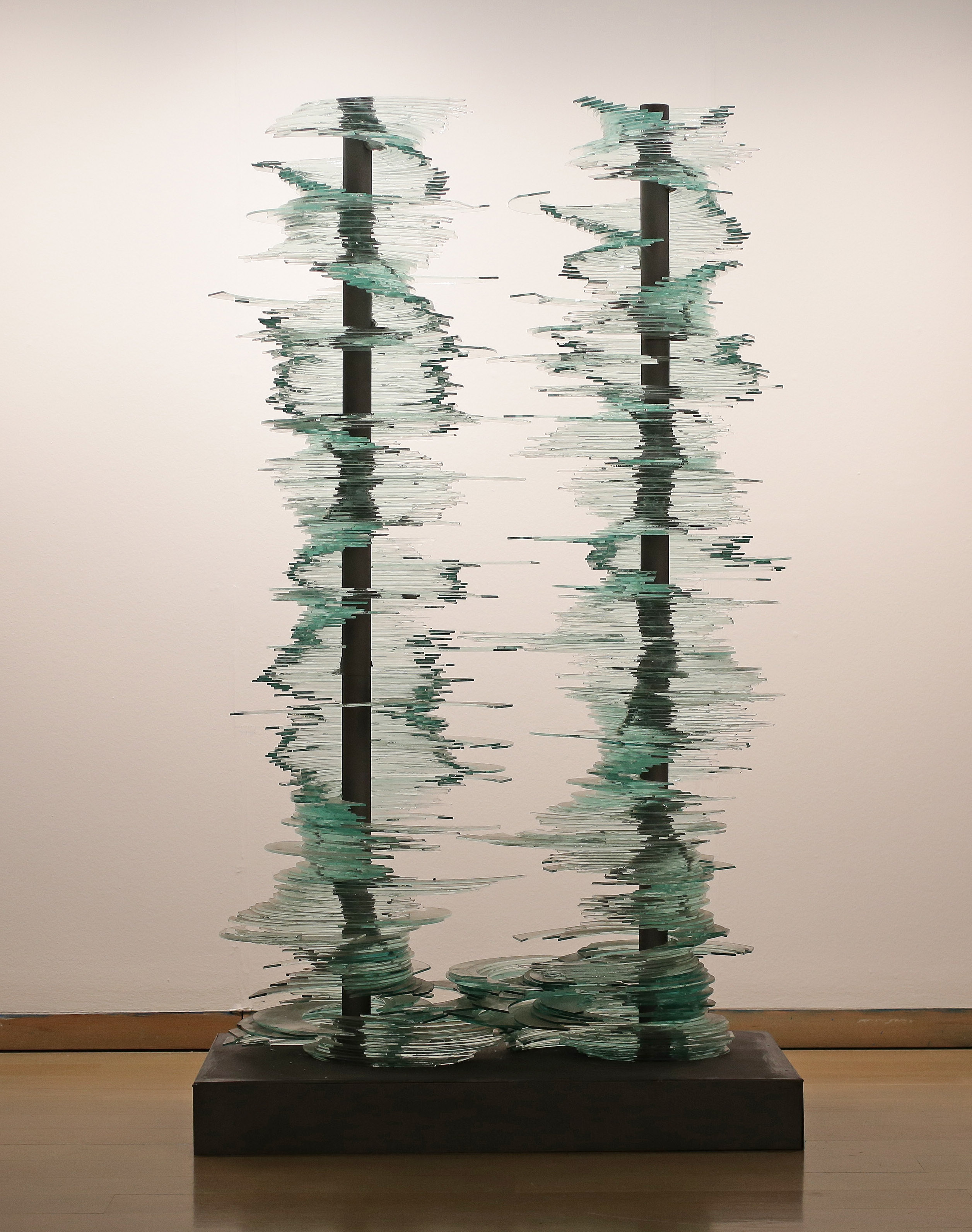 Κώστας Βαρώτσος: Ολοι μας έχουμε ανάγκη από ένα παραμύθι-3