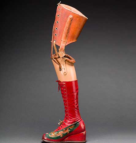 Φρίντα Κάλο – Φάρμακα, κορσέδες, κραγιόν-1