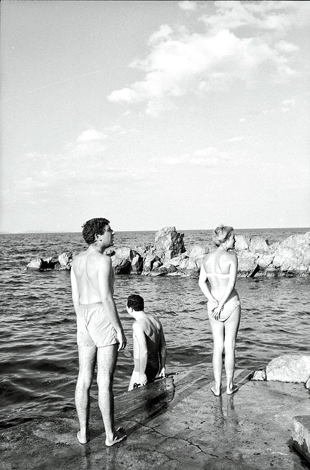 Η Αμάντα Μιχαλοπούλου γράφει για την Ύδρα-1