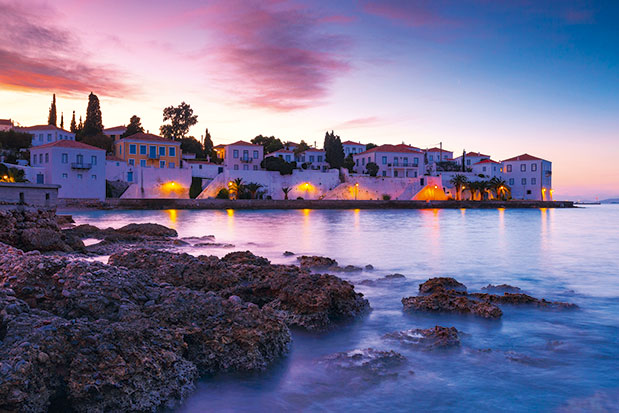 Ο Αλέξης Σταμάτης γράφει για τις Σπέτσες-1