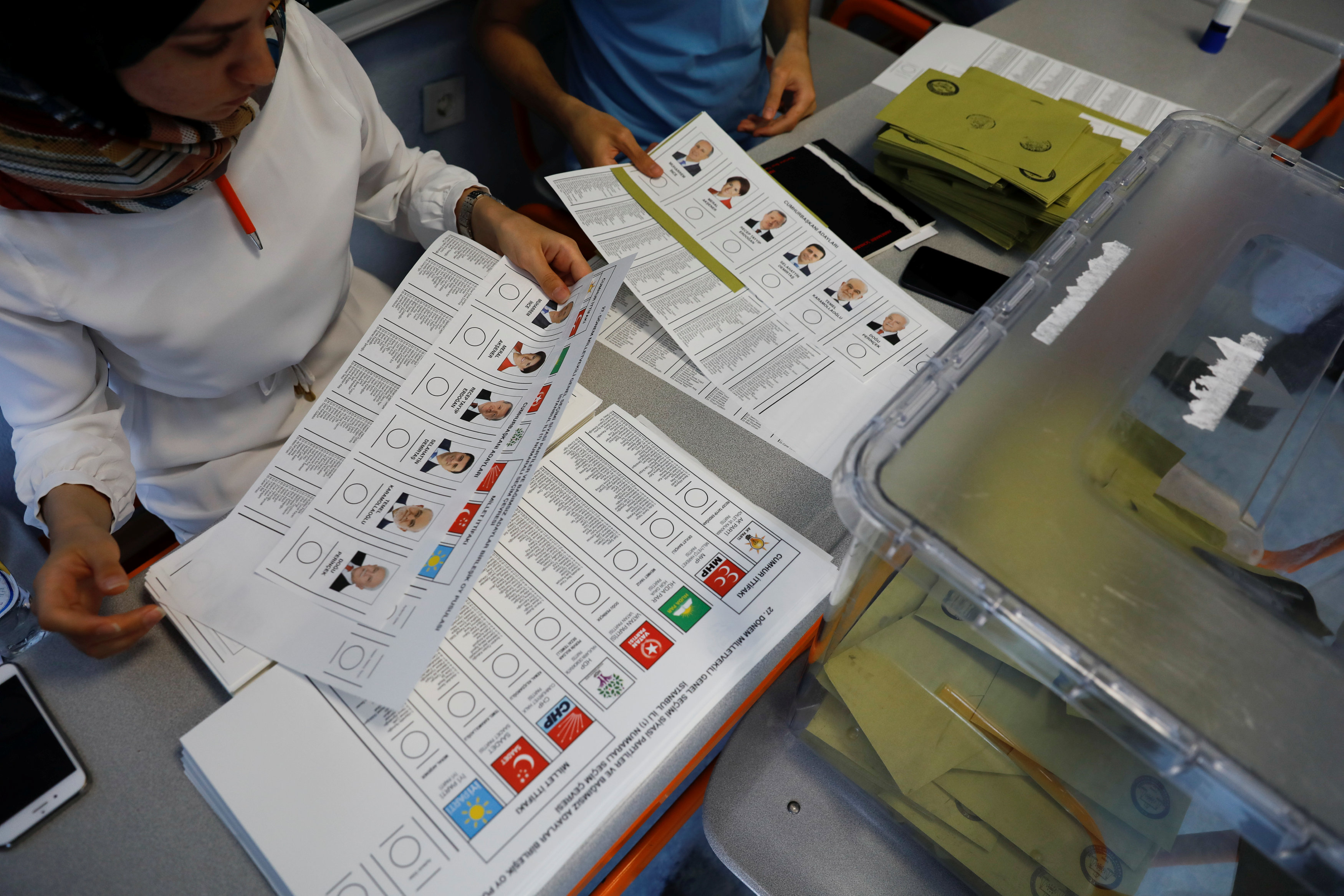 Η ώρα της κάλπης στην Τουρκία-2