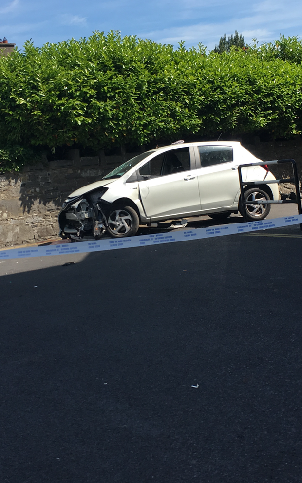 Δουβλίνο: Αυτοκίνητο έπεσε πάνω σε πεζούς έξω από εκκλησία – Ο οδηγός αισθάνθηκε αδιαθεσία (φωτογραφίες)-1