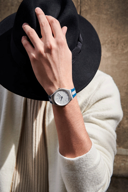 Αυτά είναι τα νέα SWATCH Skin Irony-3