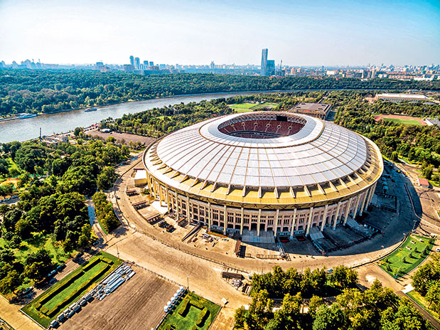 H Mόσχα παίζει μπάλα-8