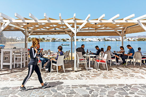 Μήλος: Εξερευνητές με το μαγιό-8