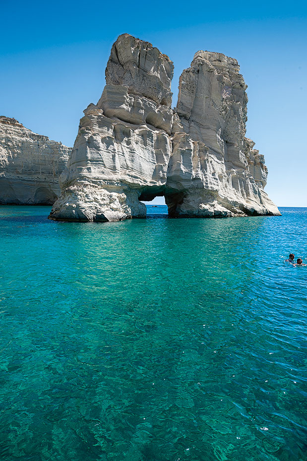 Μήλος: Εξερευνητές με το μαγιό-3