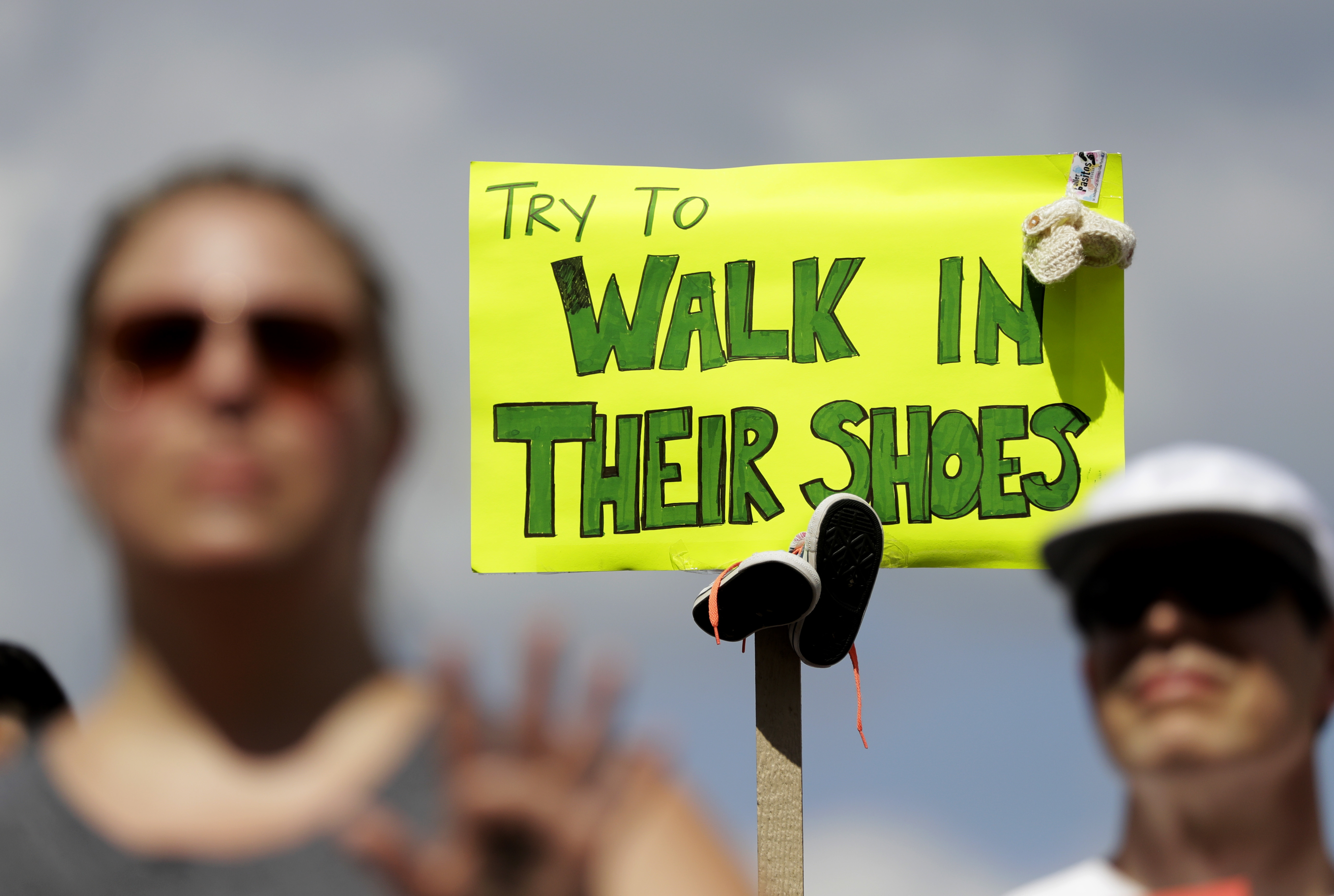 ΗΠΑ: Μαζικές διαδηλώσεις κατά του χωρισμού προσφυγικών οικογενειών-3