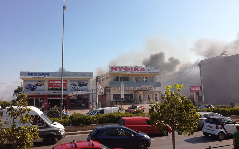 Υπό έλεγχο η φωτιά στον Γέρακα (φωτογραφίες)-1