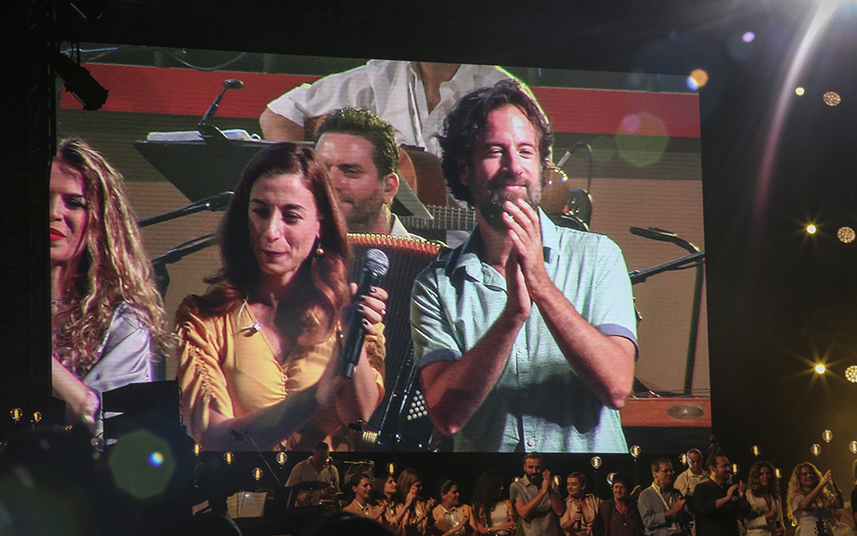 Κοσμοσυρροή στο Καλλιμάρμαρο για τη συναυλία «Παίξε Τσιτσάνη μου» (φωτογραφίες)-10