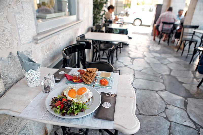 Ο Γαστρονόμος Ιουλίου παρουσιάζει: Το απόλυτο συνταγολόγιο του καλοκαιριού-16