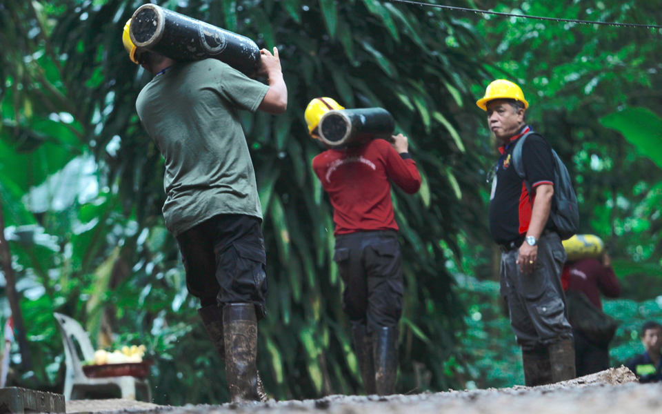 Ο διπλός αγώνας των 12 παιδιών-1