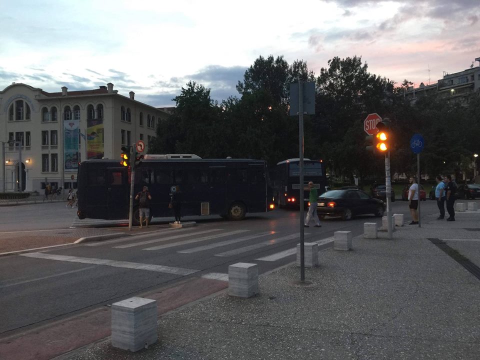 Θεσσαλονίκη: Συγκέντρωση διαμαρτυρίας για τη Μακεδονία (φωτογραφίες-βίντεο)-2