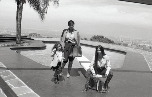 Kim K., Kris Jenner και North West στη νέα καμπάνια του Fendi-1