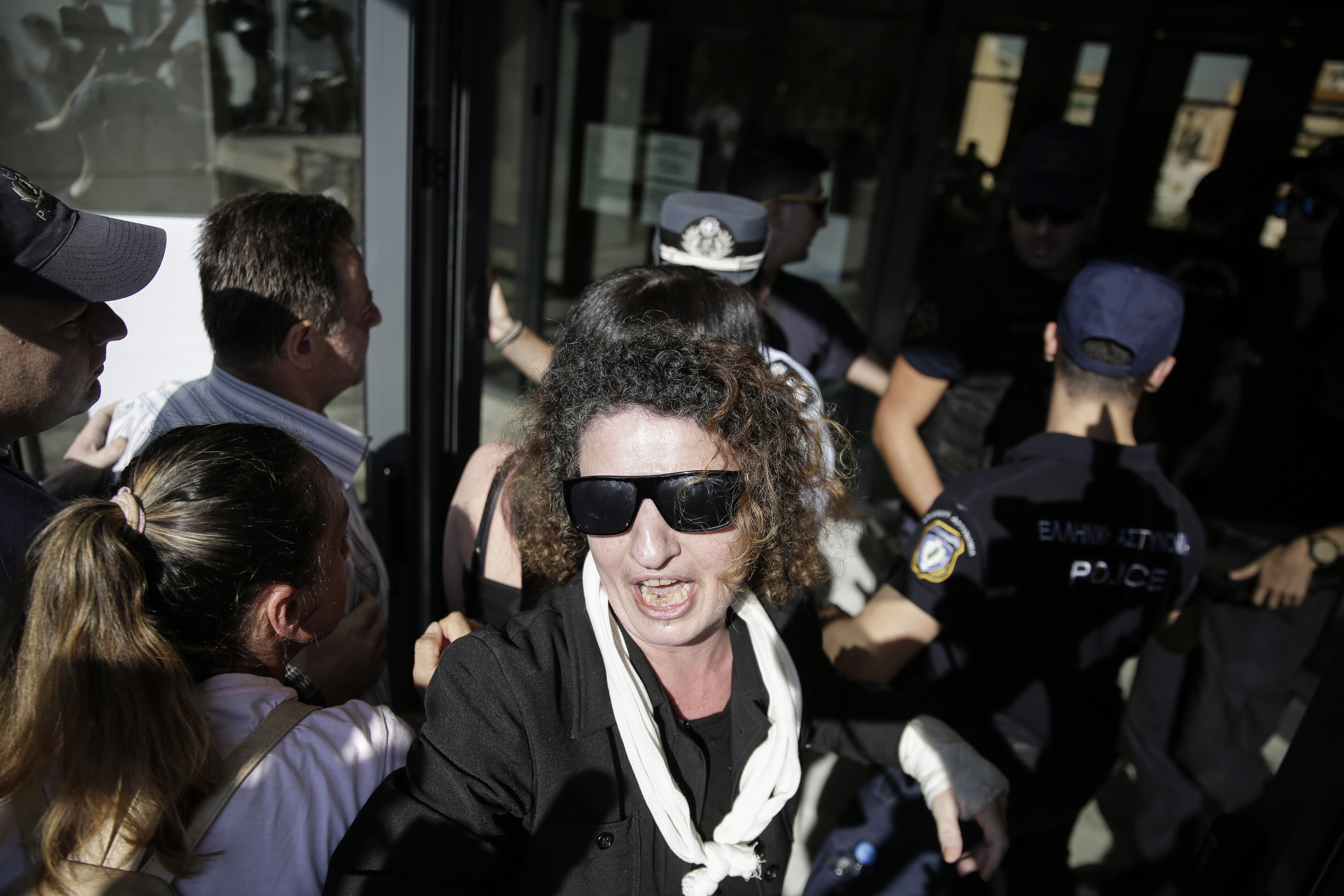 Ένταση και διακοπή στη δίκη για τη δολοφονία της Ζέμπερη (Φωτογραφίες)-1