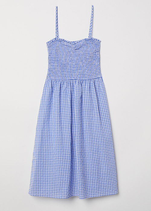 Βρήκαμε το φόρεμα της Sienna Miller από το H&M που θα φοράς όλο το ΣΚ-2