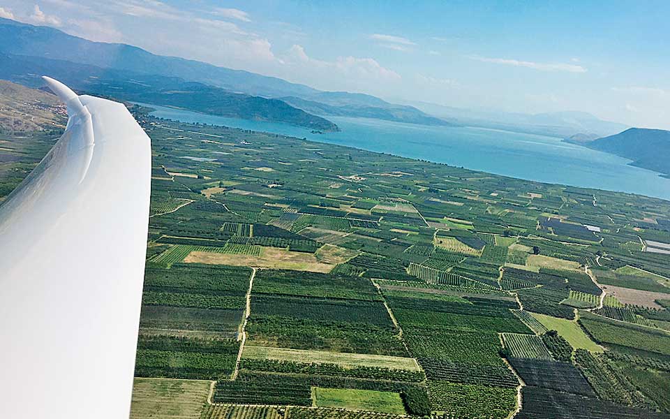 Ενα μαγικό βαλς στον αέρα με θέα τους πρόποδες του Καϊμακτσαλάν-1