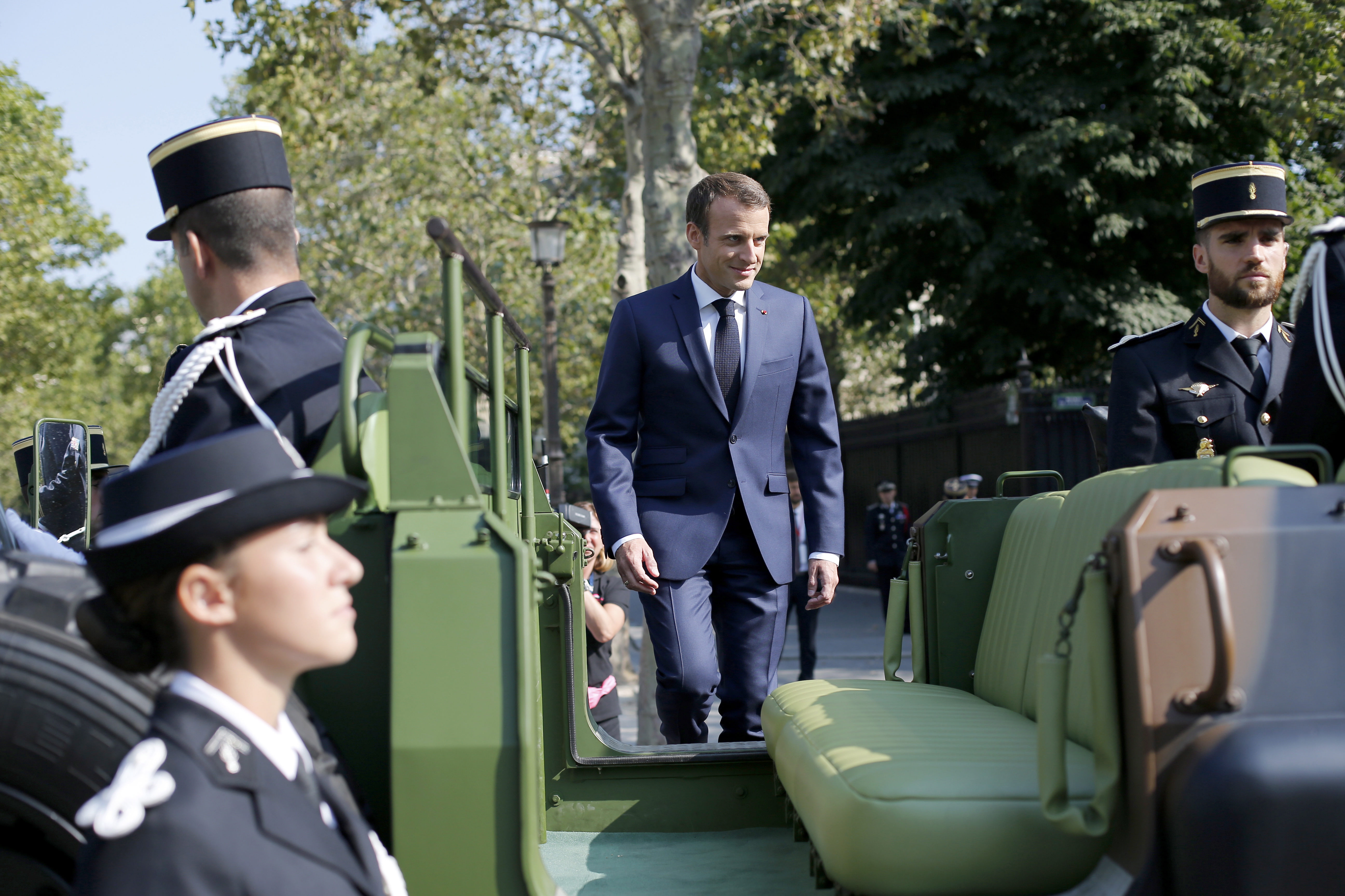 Μεγαλειώδης παρέλαση στο Παρίσι για τη 14η Ιουλίου (φωτογραφίες)-2