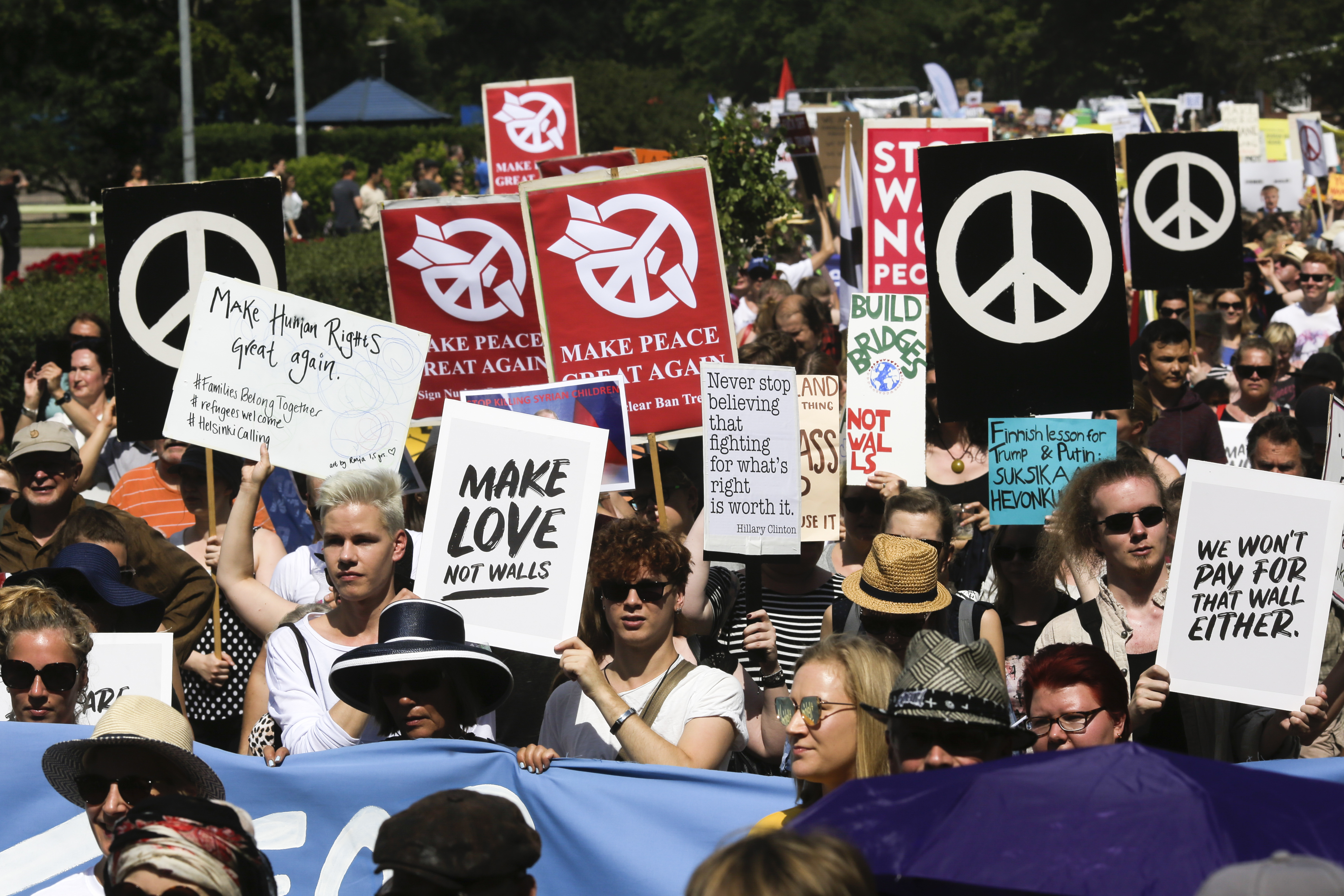 Ελνσίνκι: Μεγάλη διαδήλωση μια ημέρα πριν την ιστορική σύνοδο Τραμπ-Πούτιν-6