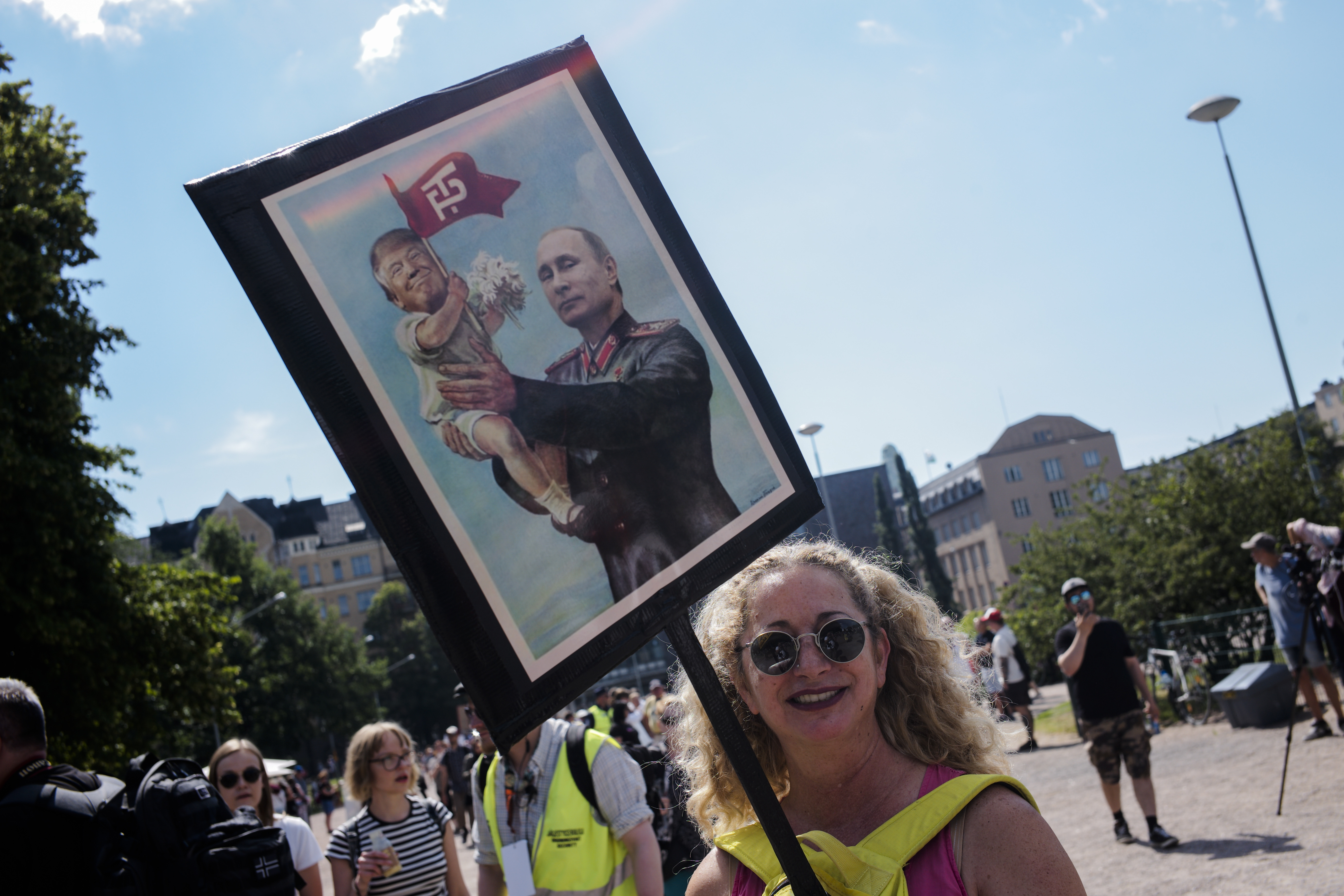 Ελνσίνκι: Μεγάλη διαδήλωση μια ημέρα πριν την ιστορική σύνοδο Τραμπ-Πούτιν-2