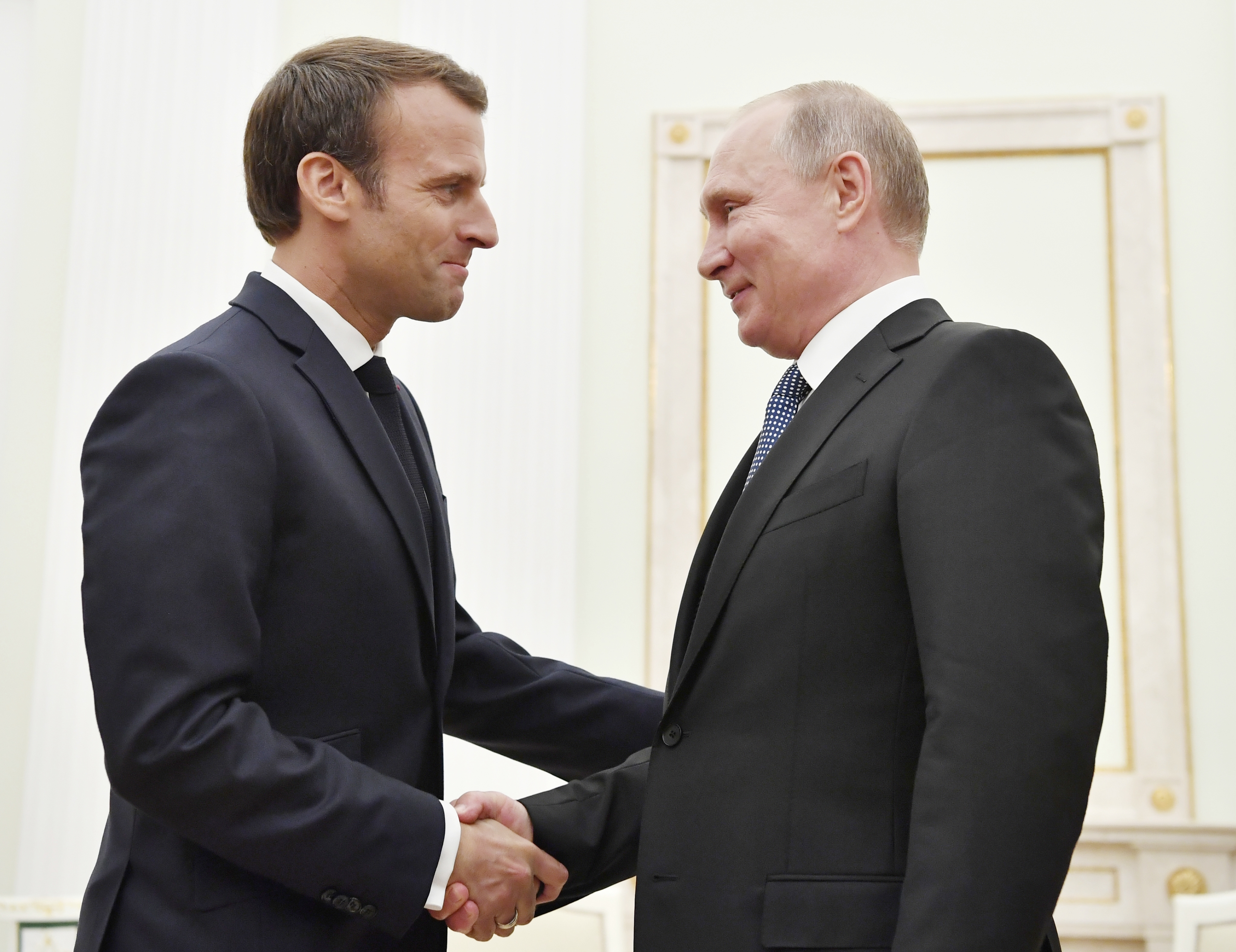 O Μακρόν συναντήθηκε με τον Πούτιν: Ηρθαμε να πάρουμε το κύπελλο-1