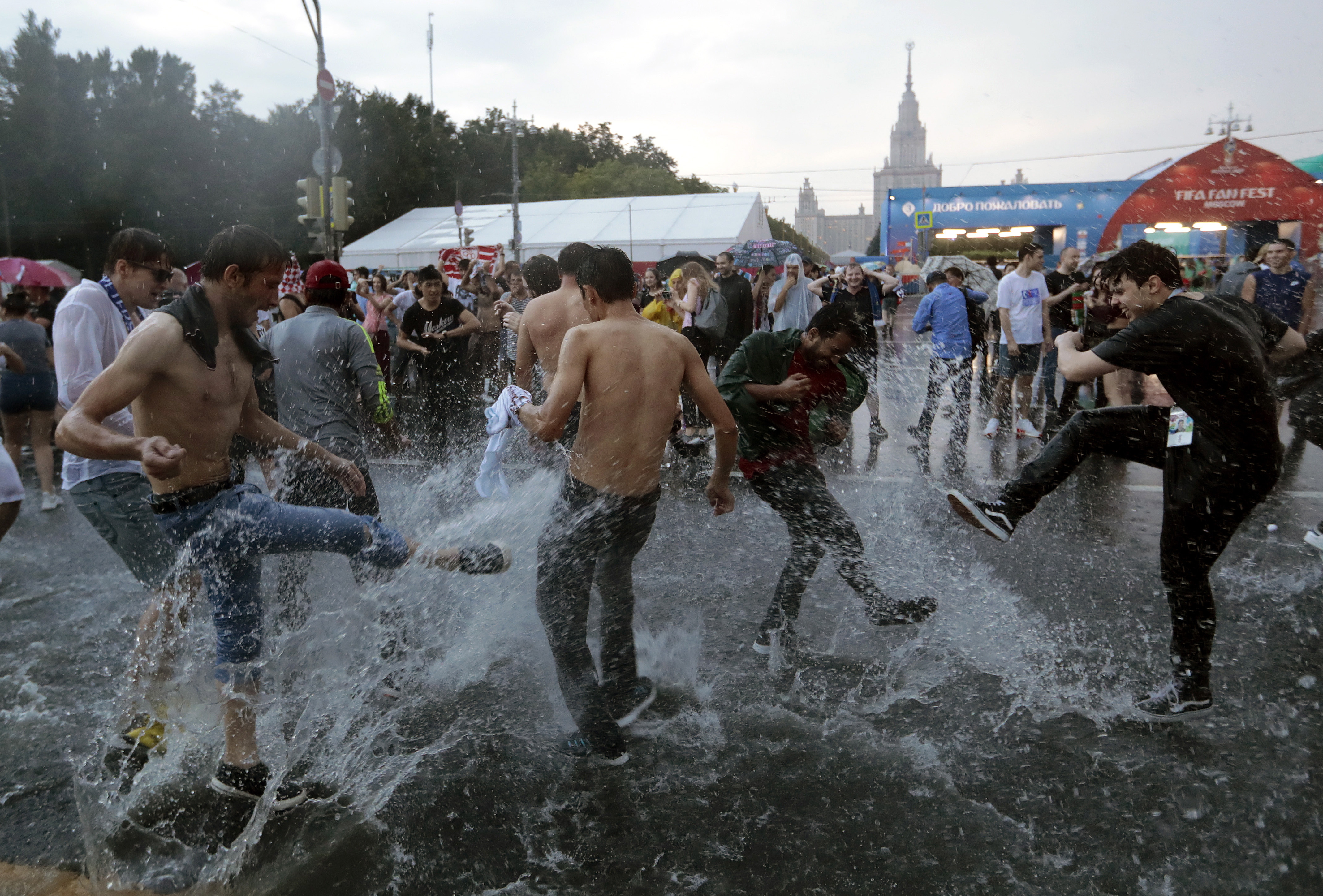 Ξέφρενοι πανηγυρισμοί στη Γαλλία για την κατάκτηση του Μουντιάλ-3