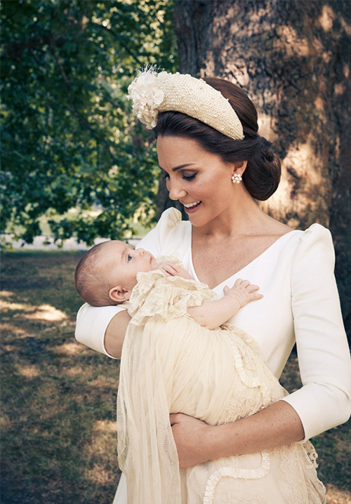 Οι πρώτες επίσημες φωτογραφίες από την βάπτιση του πρίγκιπα Louis-1