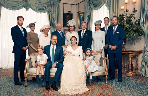 Οι πρώτες επίσημες φωτογραφίες από την βάπτιση του πρίγκιπα Louis-3