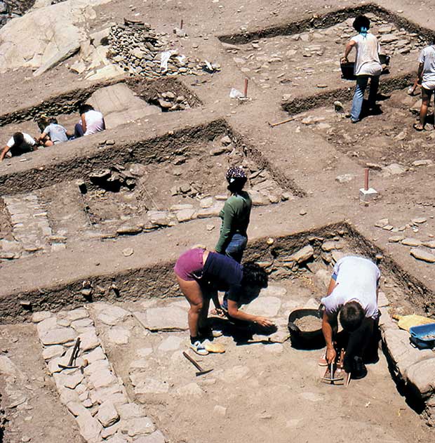 Eνα σπάνιο αρχαιολογικό παλίμψηστο στις Κουκουναριές της Πάρου-1