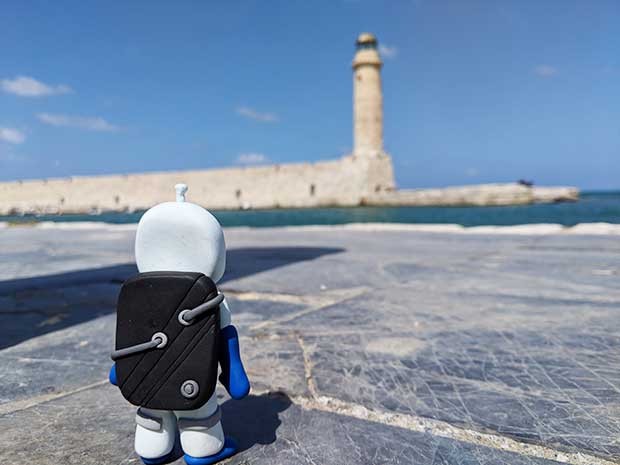 Αντίστροφη μέτρηση για το διαστημικό ταξίδι του «Μανούσου»-2