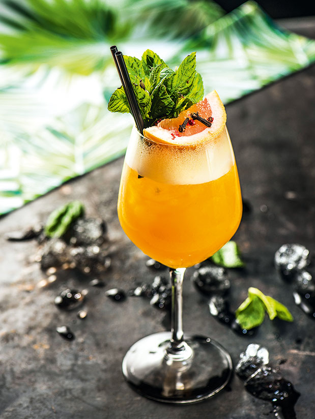 Στο βάθος κήπος-1