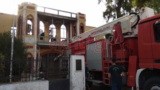 Καταστράφηκε ολοσχερώς το κτίριο του Πολεμικού Μουσείου στα Χανιά (φωτογραφίες)-2