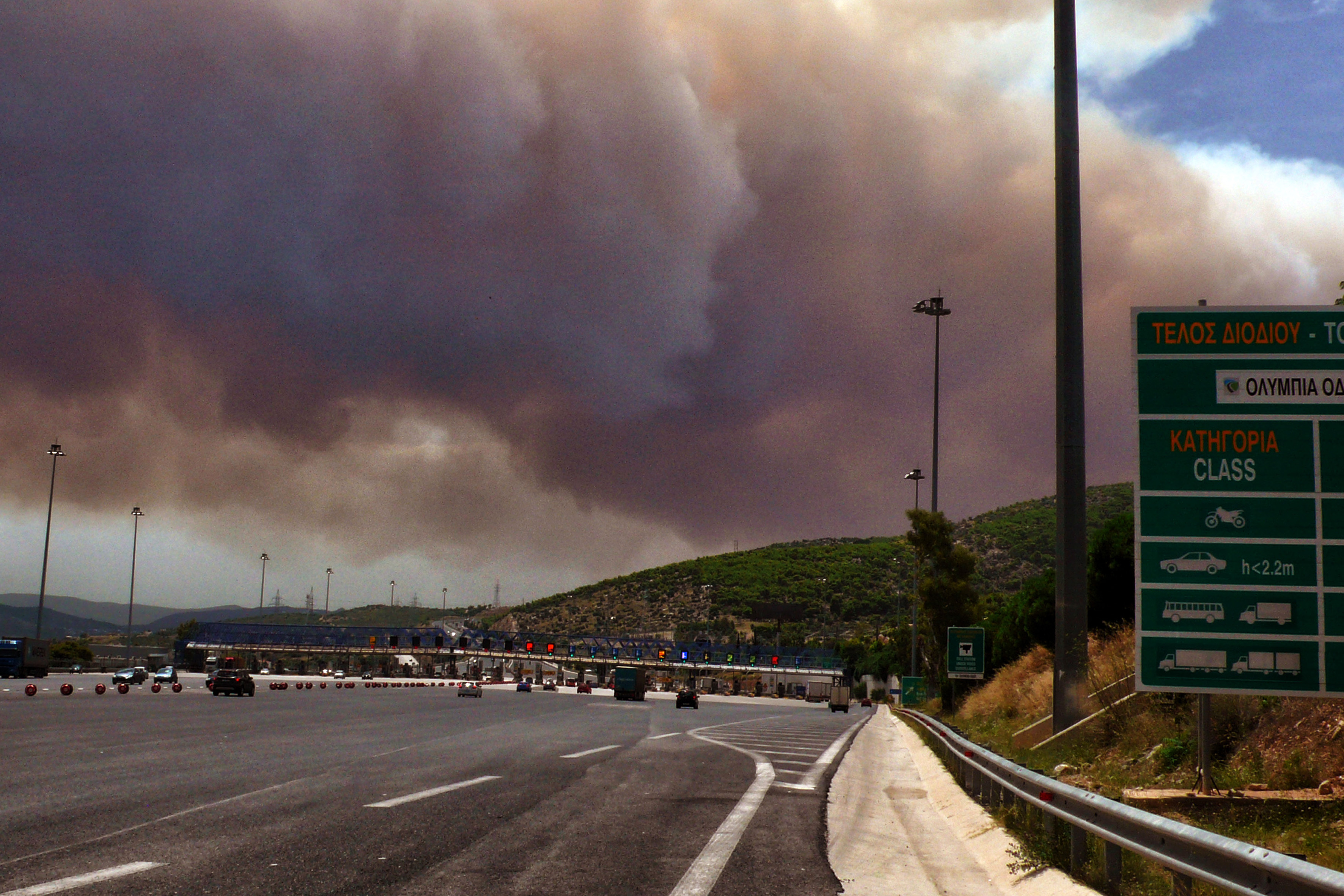 Εικόνες ολοκληρωτικής καταστροφής από τις πυρκαγιές (Φωτο – Βίντεο)-39