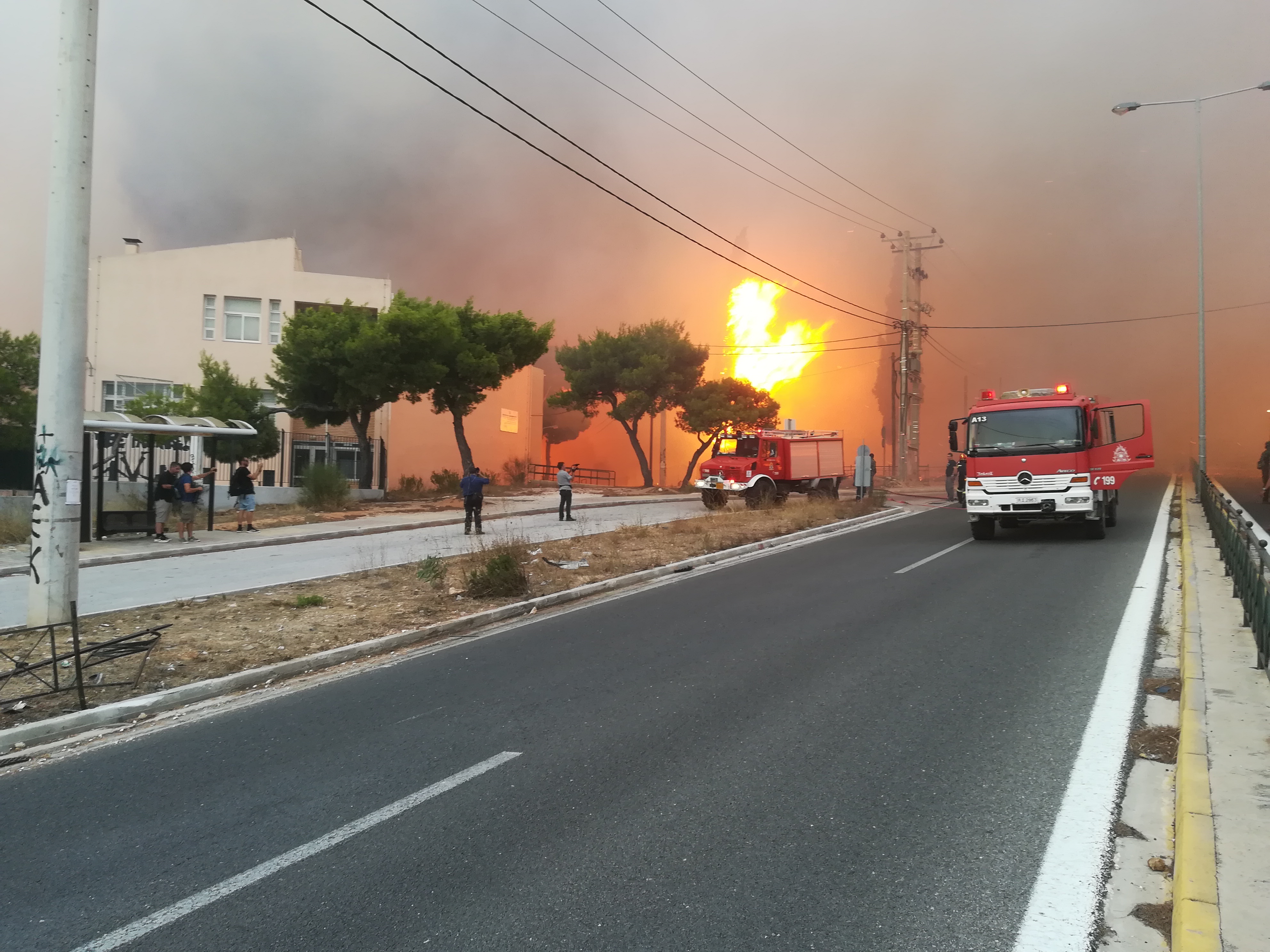 Εικόνες ολοκληρωτικής καταστροφής από τις πυρκαγιές (Φωτο – Βίντεο)-27