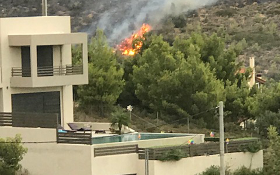 Εικόνες ολοκληρωτικής καταστροφής από τις πυρκαγιές (Φωτο – Βίντεο)-1