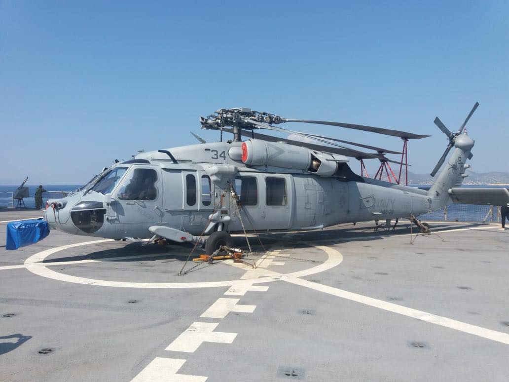 Στον Πειραιά η ναυαρχίδα του έκτου στόλου των ΗΠΑ-4