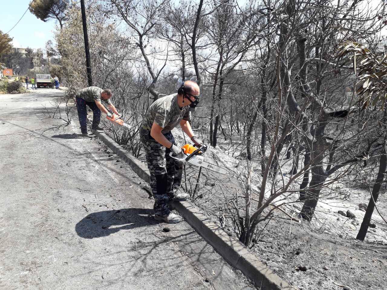 Oι Ενοπλες Δυνάμεις ξεκίνησαν αντιπλημμυρικά έργα σε Μαραθώνα και Ραφήνα (φωτογραφίες)-2