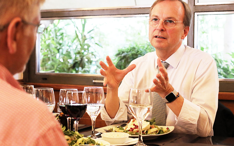 Τόμας Ράχελ: Σπουδές σημαίνει και εργασία-1