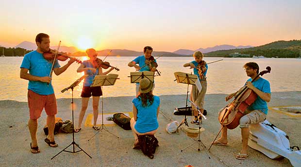 Νέοι σολίστ από διάφορες χώρες γεμίζουν με μουσική τον Αργοσαρωνικό-1