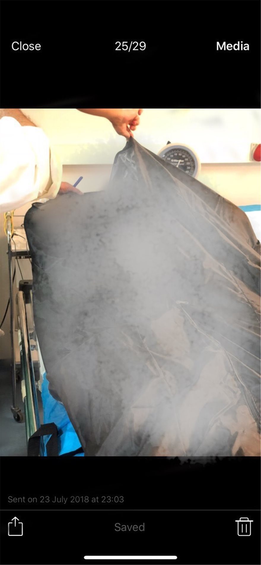 Φωτογραφία – ντοκουμέντο για την άφιξη του πρώτου νεκρού από τη φωτιά στο Σισμανόγλειο έδωσε η ΠΟΕΔΗΝ-2