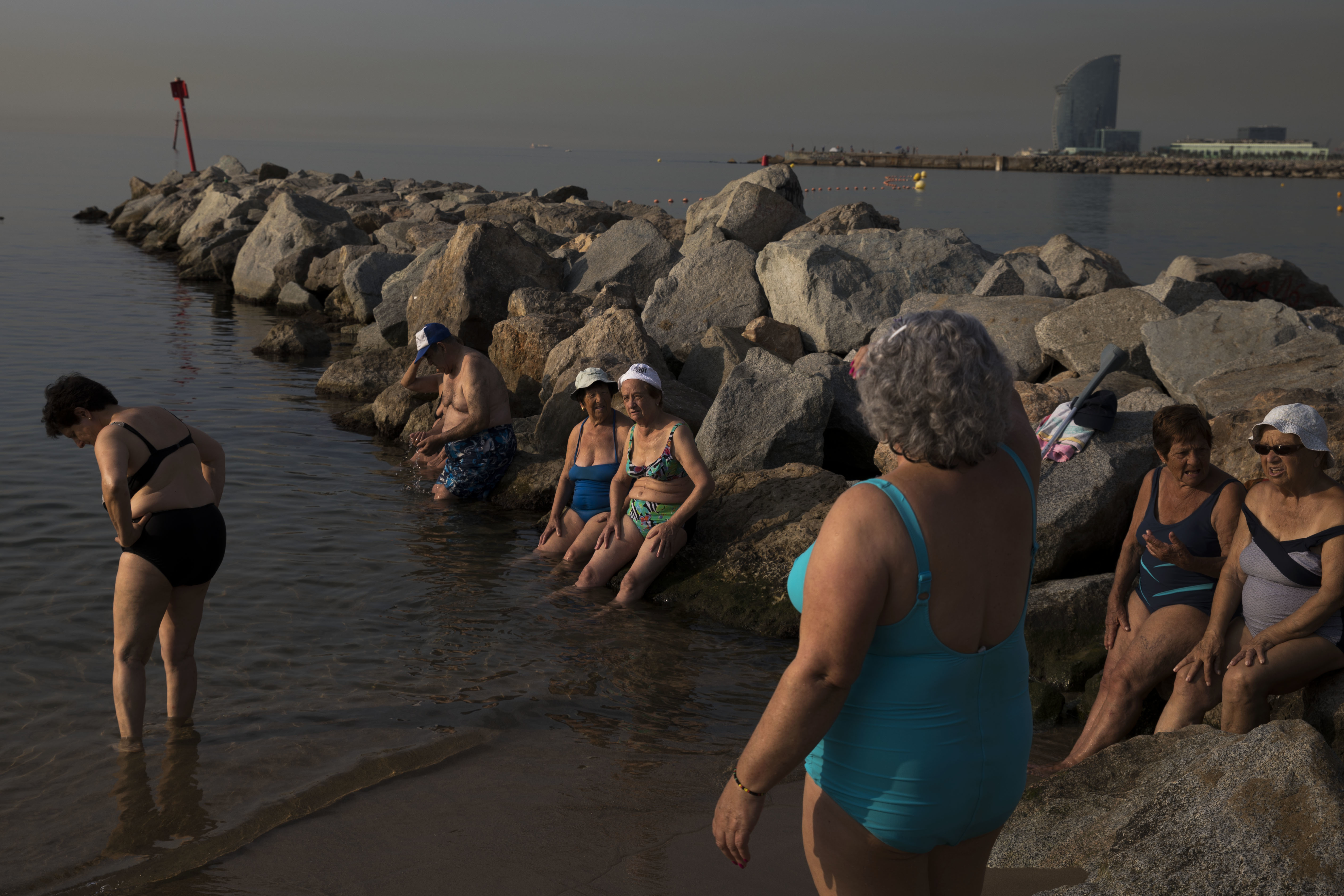 Σπάνε τα ρεκόρ υψηλής θερμοκρασίας στην Ευρώπη – Λιώνουν παγετώνες στη Σουηδία-13