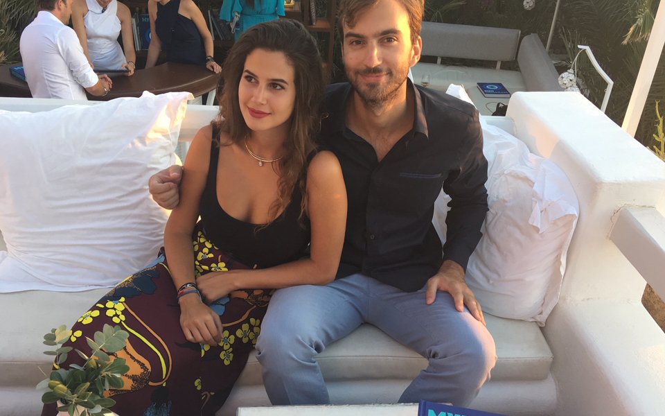 «Mykonos Muse», το φωτογραφικό λεύκωμα της Λίζυς Μανωλά που δοξάζει το πιο κοσμοπολίτικο ελληνικό νησί-2