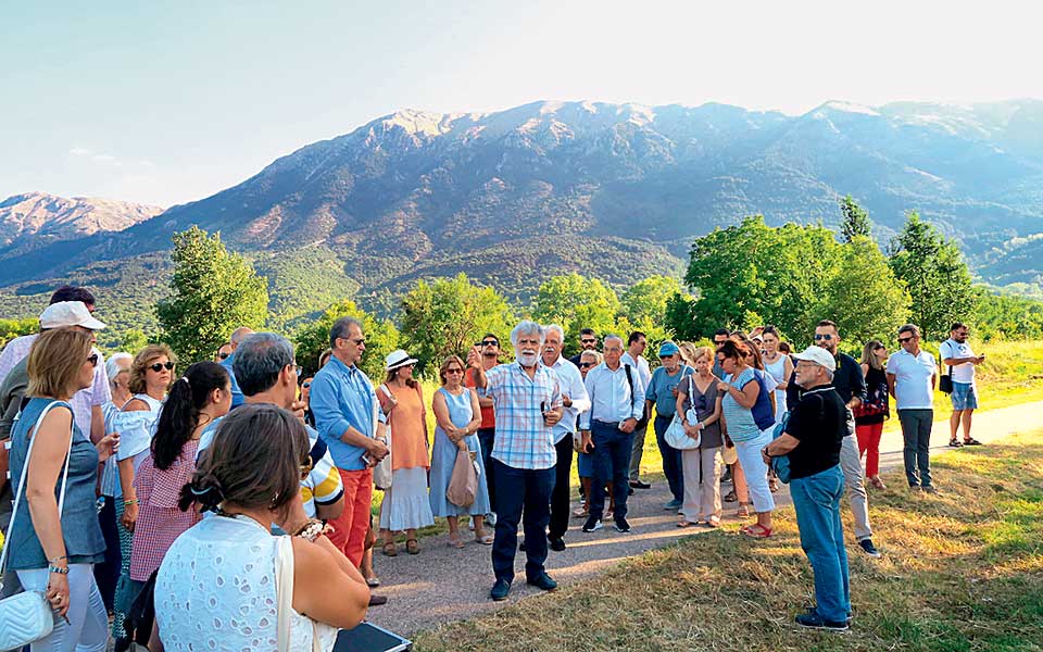 Το «Διάζωμα» ξεναγεί στην Ηπειρο τους Ελληνες των Βρυξελλών και χτίζει νέα δίκτυα-1