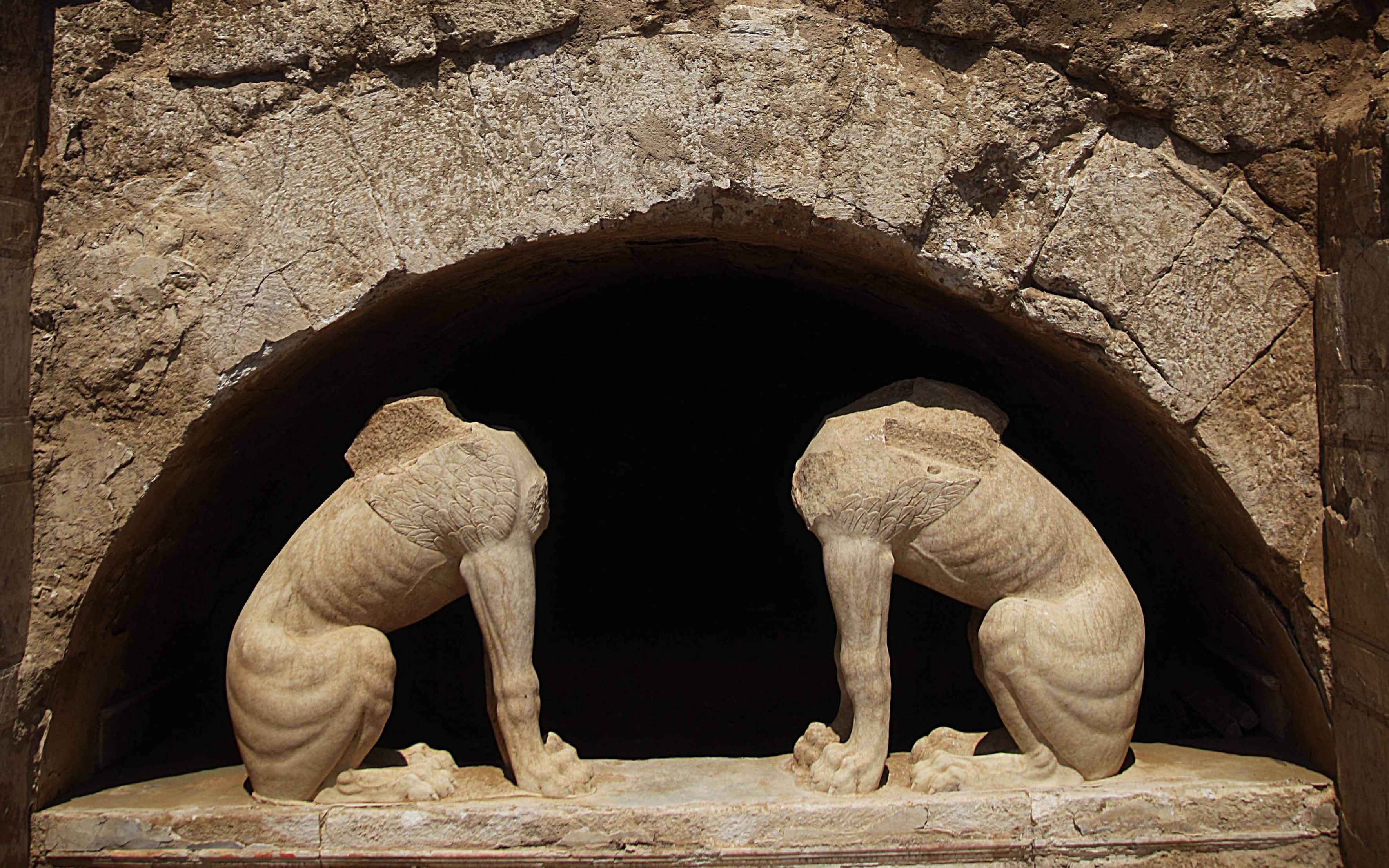 Αμφίπολη: Νέες εργασίες στον Λόφο Καστά-3