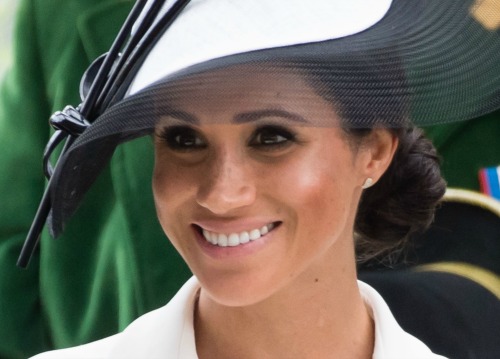 Τα μυστικά πίσω από τα τέλεια φρύδια της Meghan Markle-1