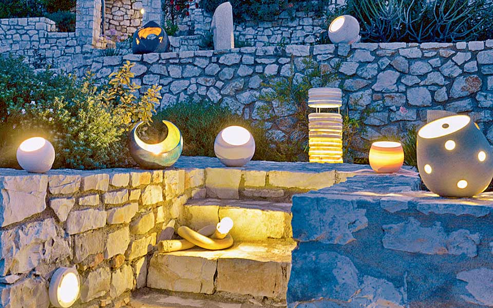 Η δύναμη και η εξωστρέφεια της ελληνικής και της διεθνούς κεραμικής στους Παξούς-1