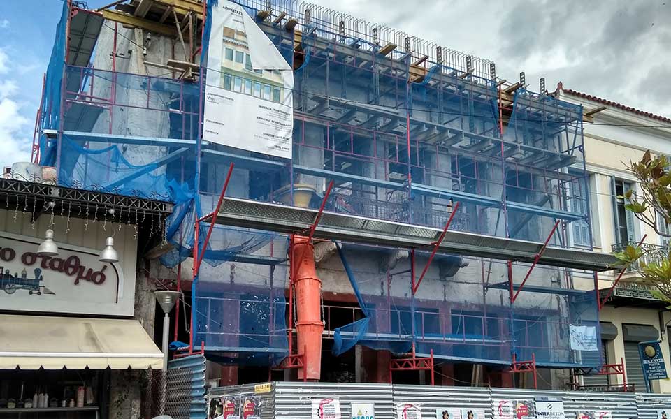 Ενα ιστορικό κτίριο θα λάμψει και πάλι στο κέντρο της Λαμίας-1