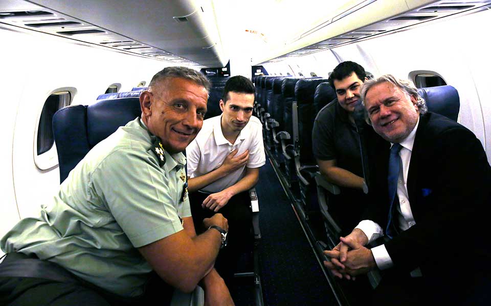 Στην Ελλάδα οι δύο στρατιωτικοί-2